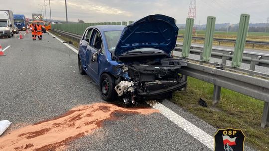 Autostrada A1: Zderzenie osobówki z ciężarówką. Utrudnienia w kierunku Gdańska [AKTUALIZACJA]