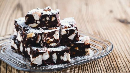 Blok czekoladowy i szyszki. Przypominamy przepisy na przysmaki z czasów PRL