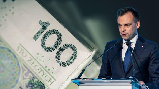 Bój o pensję minimalną. Minister dementuje podwyżkę o 4,70 zł