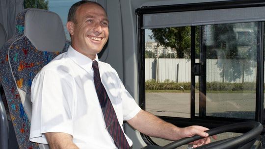 Brakuje kierowców autobusów. Pensje idą w górę