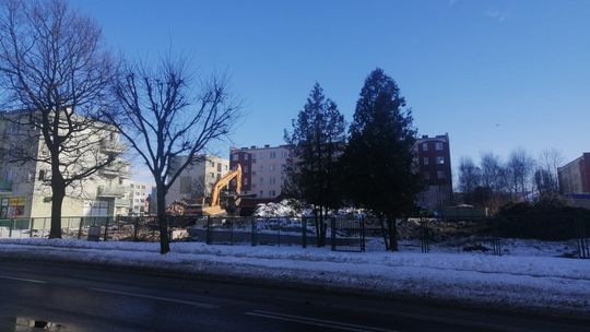 Budynek po byłej przychodni dziecięcej przy ul. Armii Krajowej wyburzony