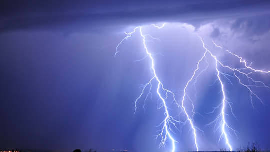 Burze z gradem i upał. IMGW wydało kolejne ostrzeżenia meteorologiczne dla województwa pomorskiego