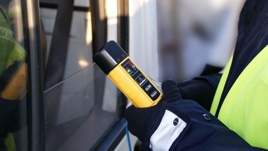 Był nietrzeźwy i złamał zakaz prowadzenia pojazdów