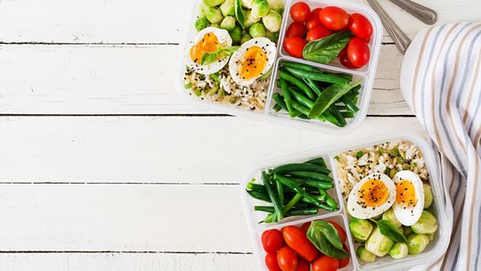 Catering dietetyczny w Gdańsku – ile kosztuje dostawa diety pudełkowej do domu? Sprawdzamy!