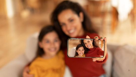 Chcesz pochwalić się dziećmi w social mediach? Zrób to z rozwagą!