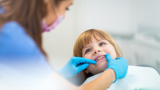 Chociaż u dentysty jest coraz drożej, nie chcemy wydawać więcej