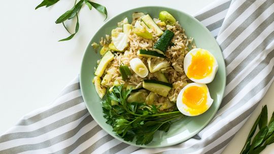 Co wziąć pod uwagę, jeżeli wybieramy catering pudełkowy?