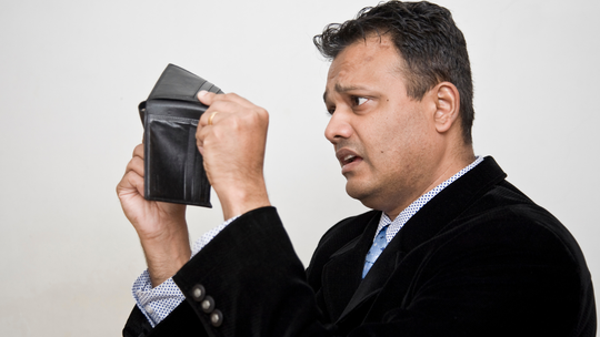 Coraz więcej bankrutów. Tak wydostajemy się ze spirali zadłużenia