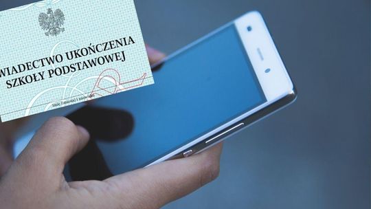 Czas skończyć z papierowymi świadectwami? Ich drukowanie jest koszmarnie drogie