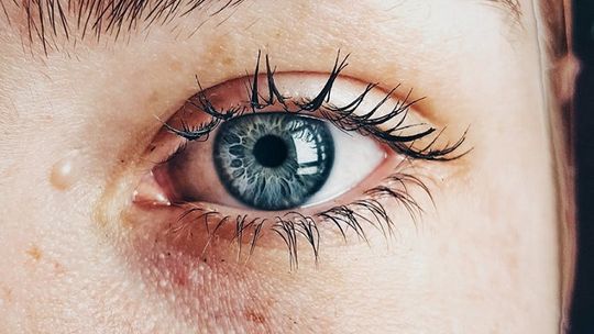 Dlaczego warto poddać się zabiegowi laserowej korekcji wzroku?