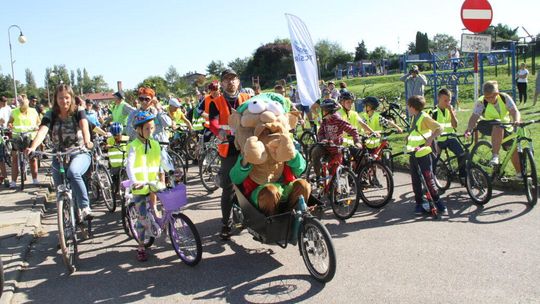 Dzień bez samochodu w Tczewie. Rowerowy przejazd i sportowa akcja charytatywna