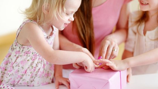Dzień Dziecka - jaki prezent kupić? Podział na kategorie wiekowe