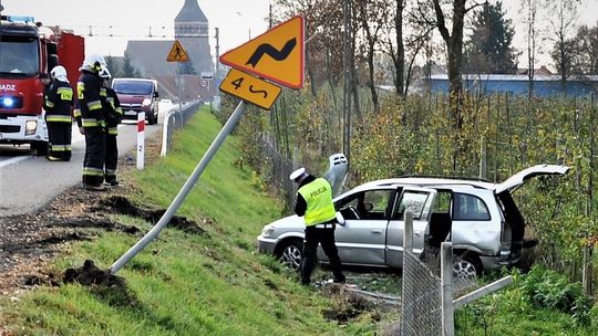 Dziesięć osób w aucie, kierowca bez prawa jazdy
