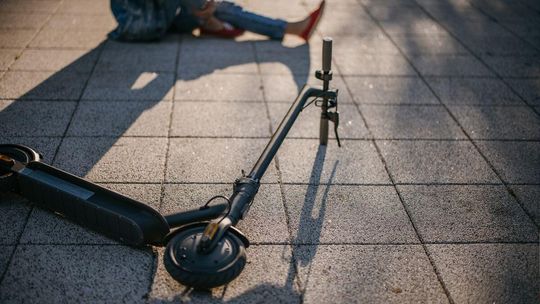 E-hulajnogi opanowały Polskę. Jest ofiara śmiertelna tej mody