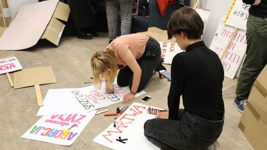 Feminizm, aborcja i piekło kobiet. Dlaczego Polki od dekad wychodzą protestować na ulice?