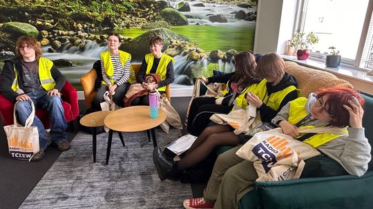 Finał projektu "Radio Tczew prowadzi. Dovista wspiera". Młodzież odwiedziła Wioskę Okienną