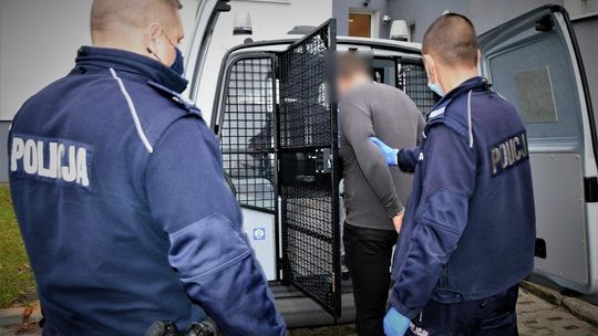 Gmina Pelplin: 34-latek zaatakował brata siekierą