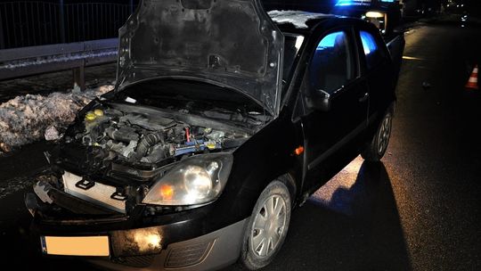 Gniew: Kierowca stracił panowanie nad pojazdem. Dwie osoby w szpitalu
