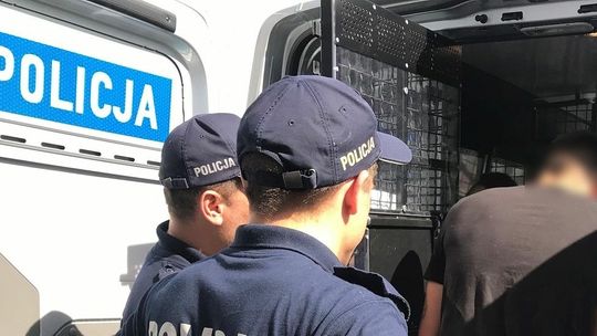 Gniew: Policjanci pojechali po poszukiwanego mężczyznę. Przy okazji w jego mieszkaniu znaleźli narkotyki