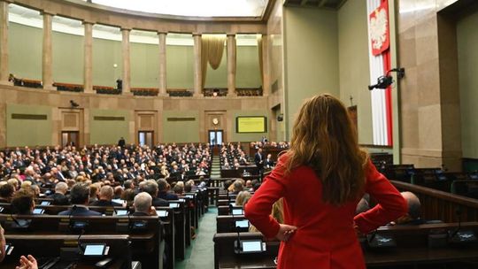 Harce PiS-u wyraźnie mu szkodzą, Koalicja Obywatelska na fali [SONDAŻ]