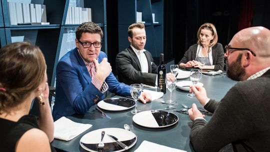 „Imię” czyli kolacja, która zmienia się w wojnę. Błyskotliwa komedia w gwiazdorskiej obsadzie