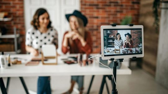 Influencerki podbijają polski rynek pracy. O tym zawodzie marzy połowa dziewczynek
