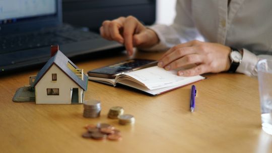 Jak bezpiecznie zaciągnąć kredyt gotówkowy? Podpowiadamy