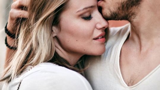 Jak całowanie wpływa na nasze zdrowie i samopoczucie?