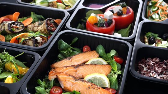 Jak dbać o swoją dietę – jaka dieta poprawia samopoczucie, dodaje energii i doskonale wpływa na wygląd? 