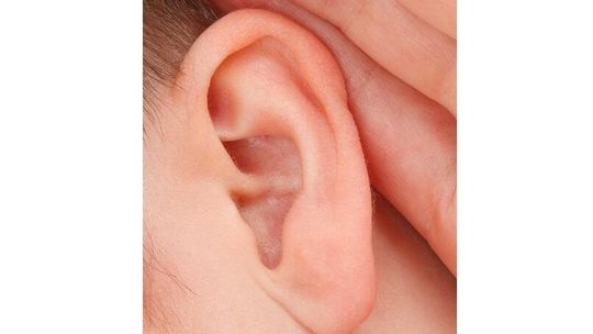 Jak prawidłowo wykonać konchowanie uszu?