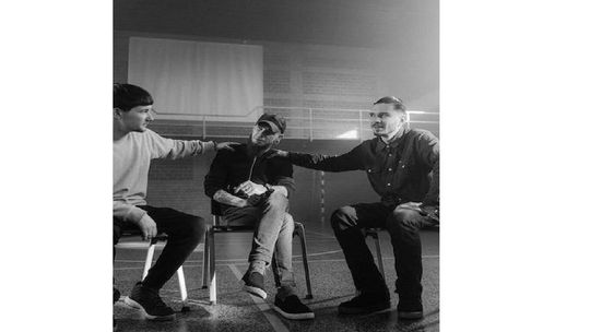 Jak radzić sobie z trudnymi emocjami w każdym wieku?