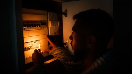 Jak się przygotować na blackout? Zapoznaj się z instrukcją