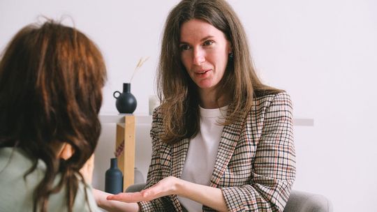 Jak skutecznie wynegocjować nowe wynagrodzenie w pracy?