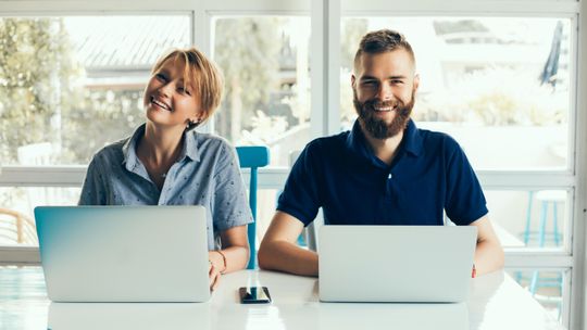 Jak założyć LinkedIn profil firmowy?