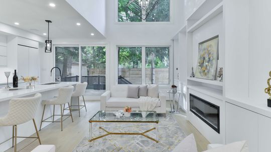 Jakie są rodzaje okuć okiennych? Czy to prosty wybór?