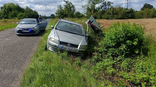Jazda na promilach. Wyjechał z rowu i wjechał prosto do rowu