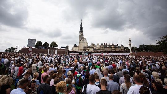 Jedne już wyszły, inne wychodzą. Na drogach będzie pełno pielgrzymów