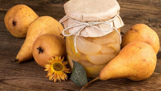 Jesień w słoiku. Proste przepisy na kompoty z sezonowych owoców