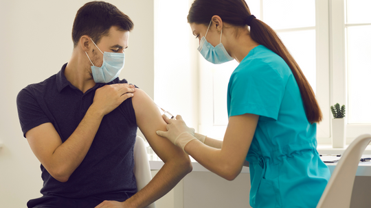 Już możesz się zaszczepić przeciwko COVID-19. Szczepionki czekają