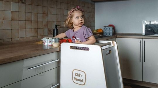 Kitchen helper Kids-Wood – jak ułatwia codzienne gotowanie z dzieckiem?