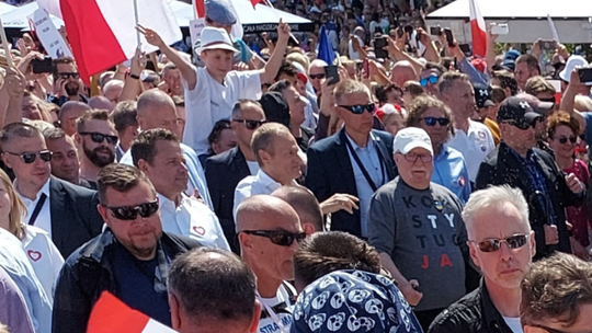 KO wystrzeliła, PiS na drugim miejscu. Jest nowy sondaż poparcia