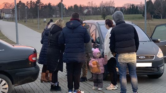 Kolejne rodziny przyjeżdżają na Pomorze. Uchodźcy z Ukrainy trafili do Szpęgawy [ROZMOWA]