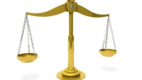 Komornik czy i jak można wybrać go osobiście?