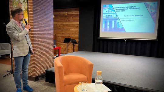 Dlaczego dyrektor CKiS odchodzi? Tomasz Hildebrandt szczerze o atmosferze w pracy i zarzutach [ROZMOWA]