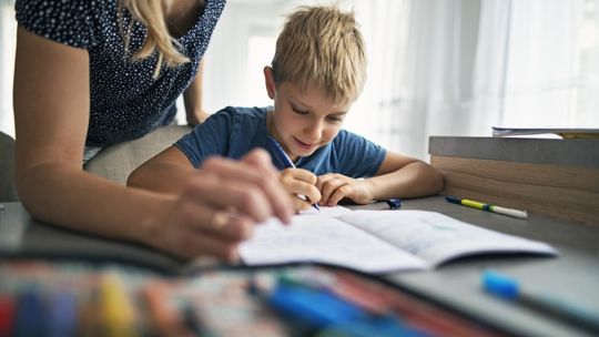 Koniec prac domowych. Wielki błąd, czy w końcu nowoczesna szkoła?