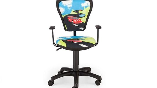 Krzesło do biurka dla dziecka – o czym pamiętać przy zakupie?