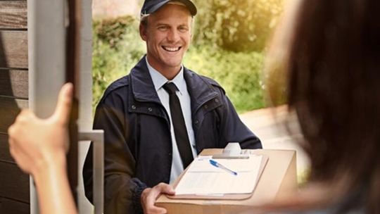 Kurier UPS - jak wygląda nadanie przesyłki?