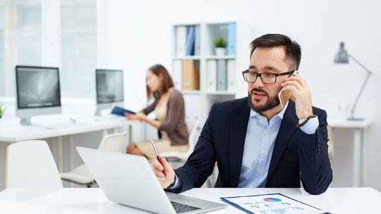 Ludzie się burzą, bo firmy wzywają ich do biur. Wolą pracę na odległość