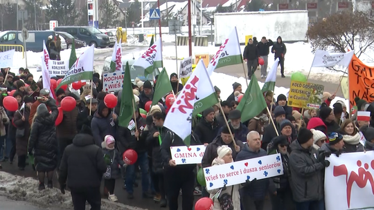 "Jak będzie trzeba, to też pojedziemy do Warszawy": Mieszkańcy protestowali przeciwko poszerzaniu granic miasta