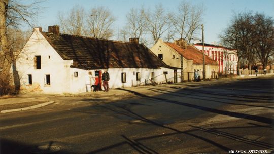 Masz w domowych archiwach pamiątki z Suchostrzyg? Możesz pomóc bibliotece w stworzeniu wystawy o historii osiedla